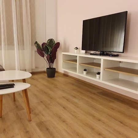 Over The River Apartment Tartu Exterior foto
